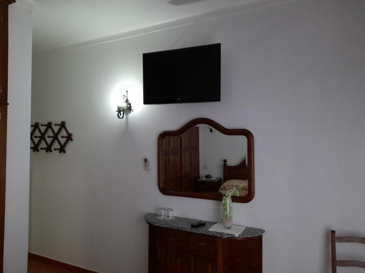 Residencial Das Trinas 2 Guimaraes Ngoại thất bức ảnh